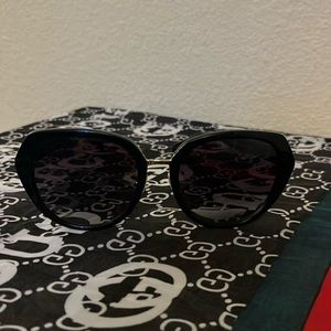 Women’s oversized coach sunglasses